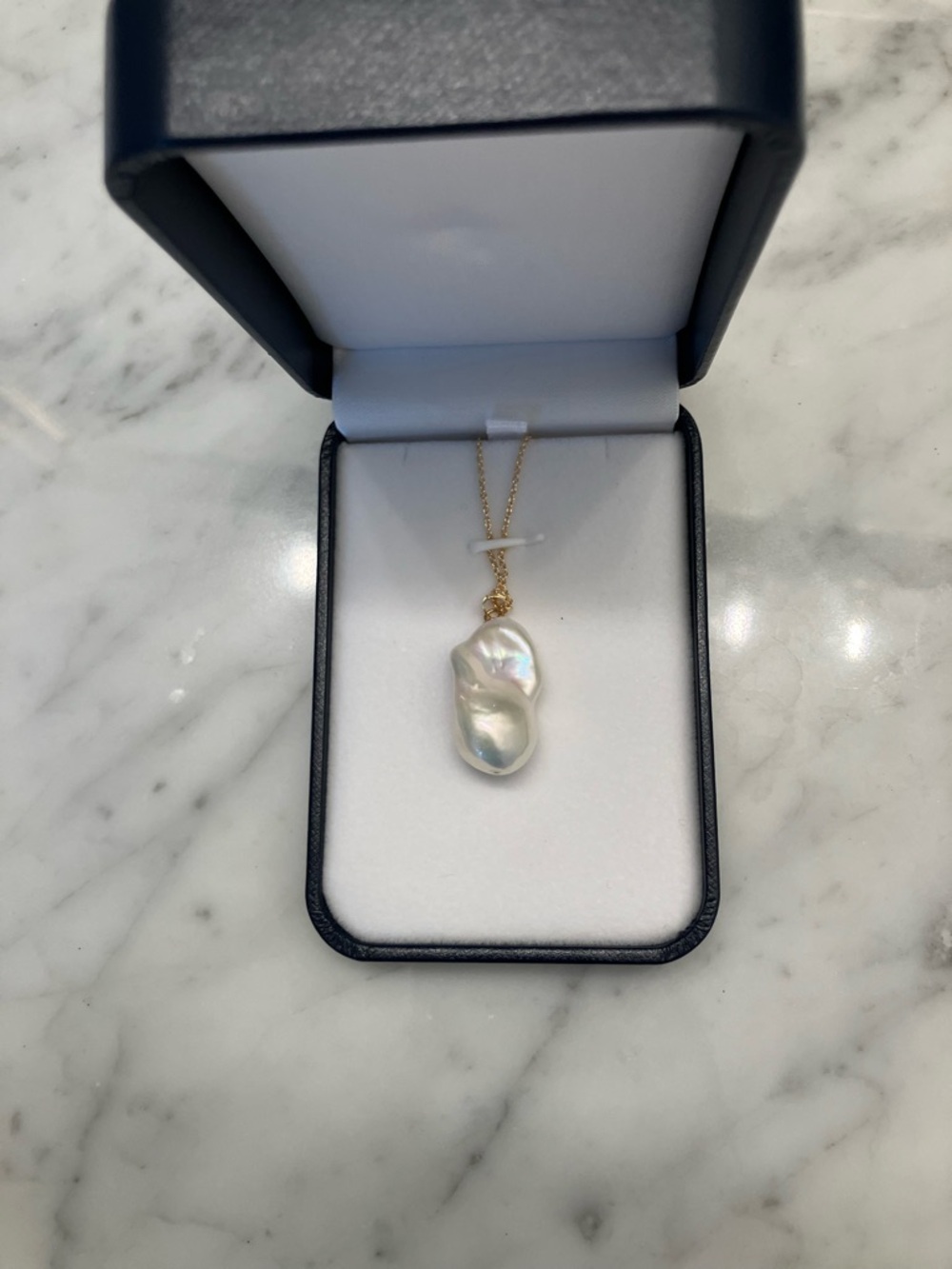 Huge Iridescent Baroque Pearl Pendant Necklace - Picture 4 of 5